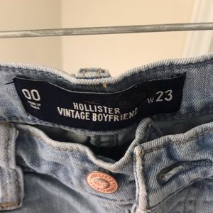 Hollister Jeans - hollister boyfriend ripped jeans Hollister Jeans - hollister boyfriend ripped jeans